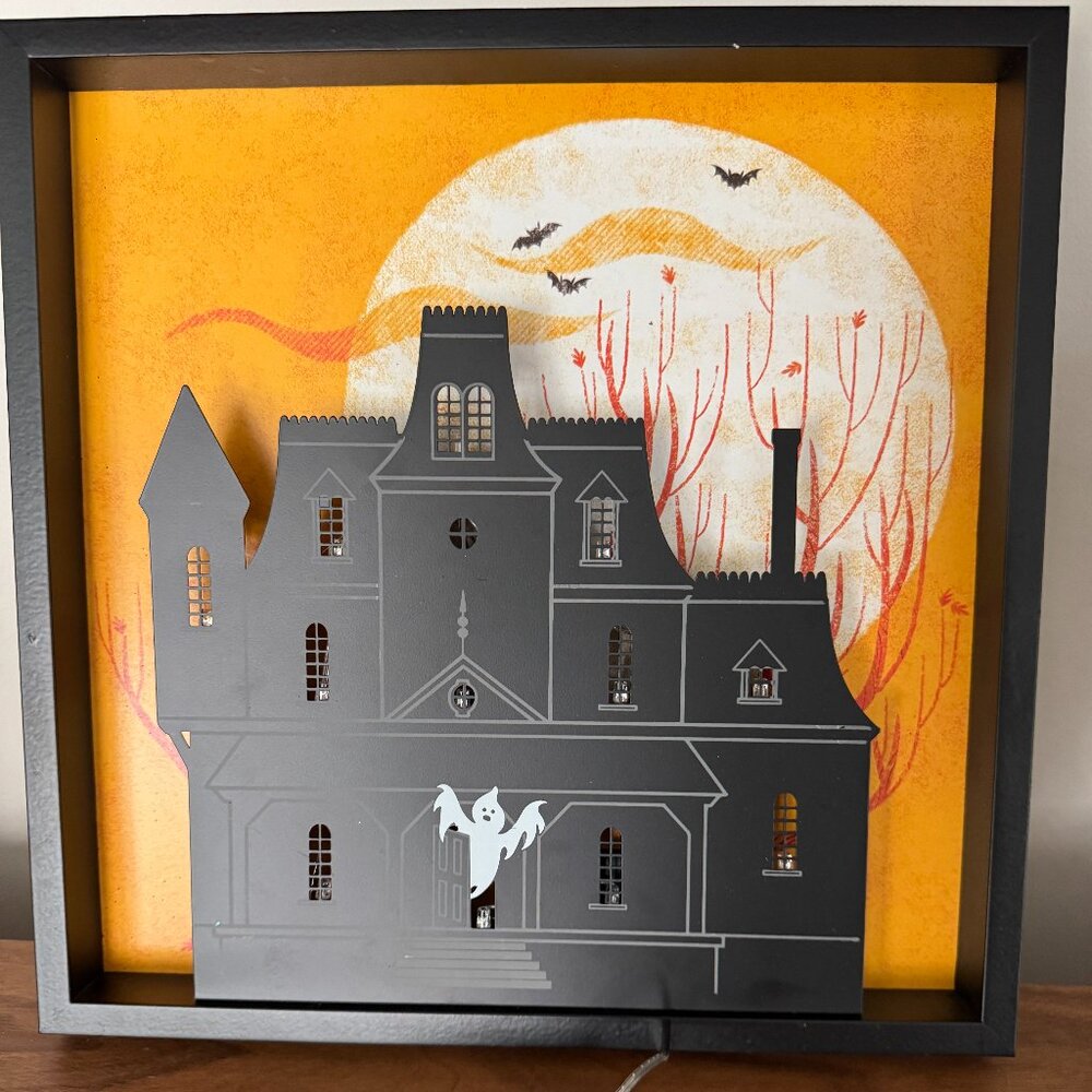 Place & Time 3-D Wall Art Halloween Lighted Spooky Haunted House NWT
